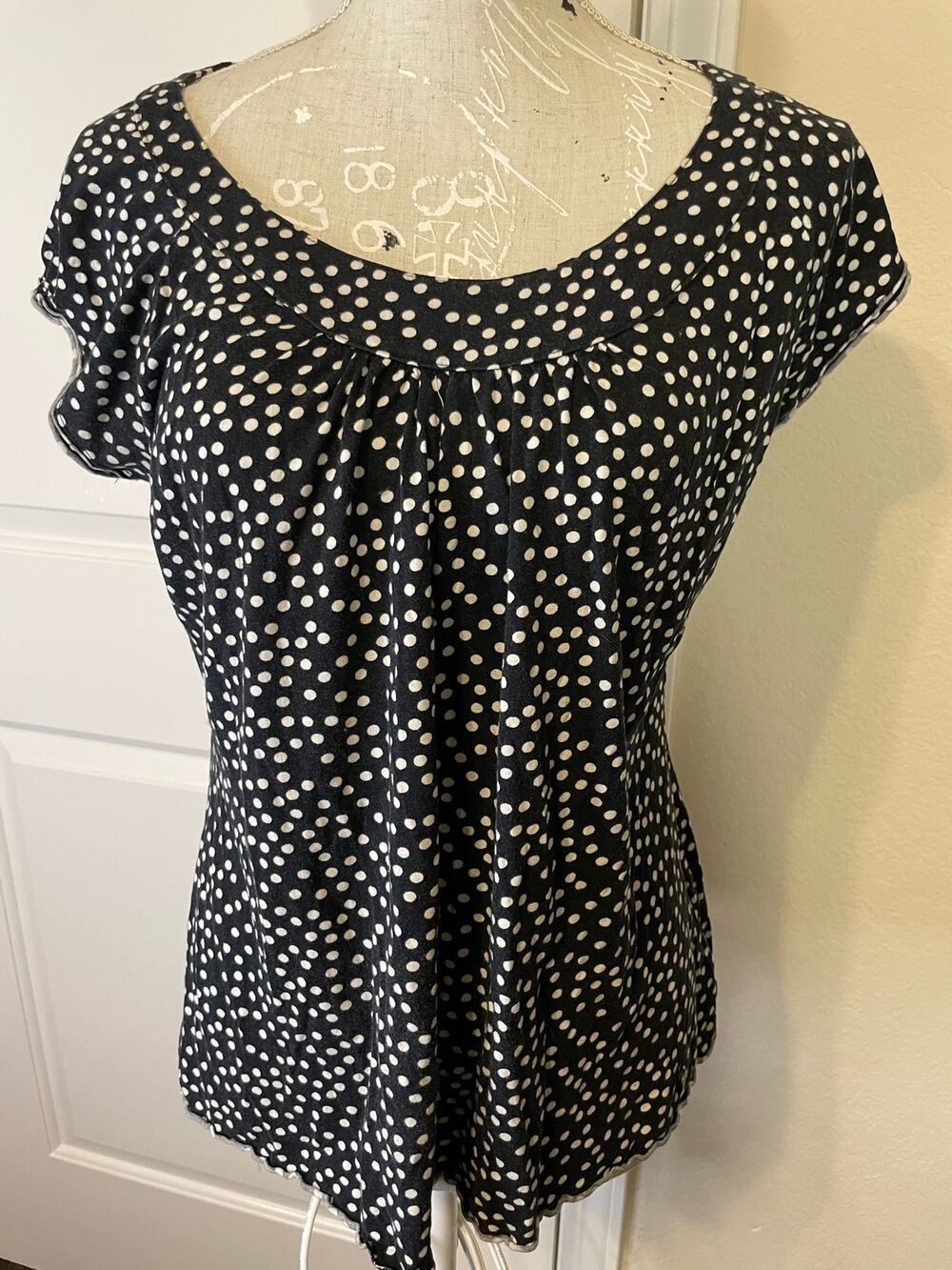 DKNY womens large top bouse short sleeve black polka dot